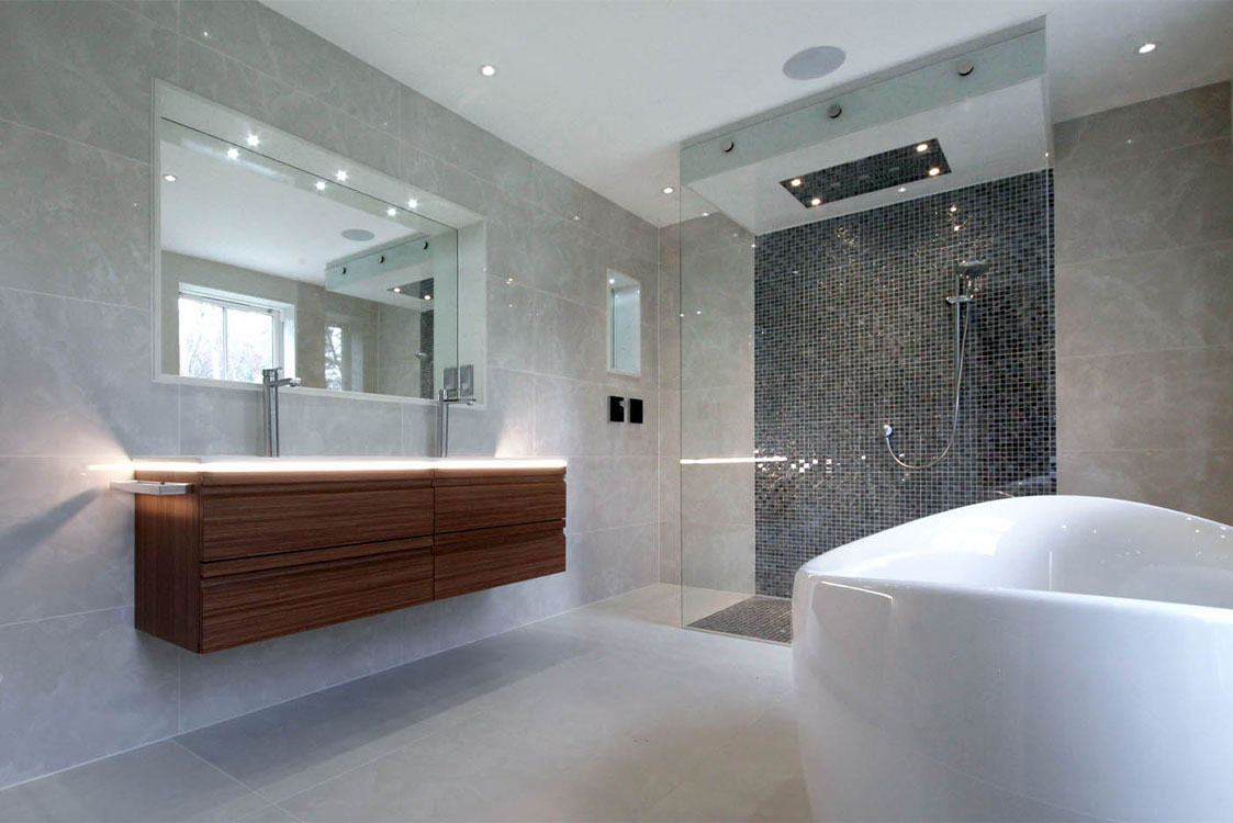 Queen Acre Bathroom