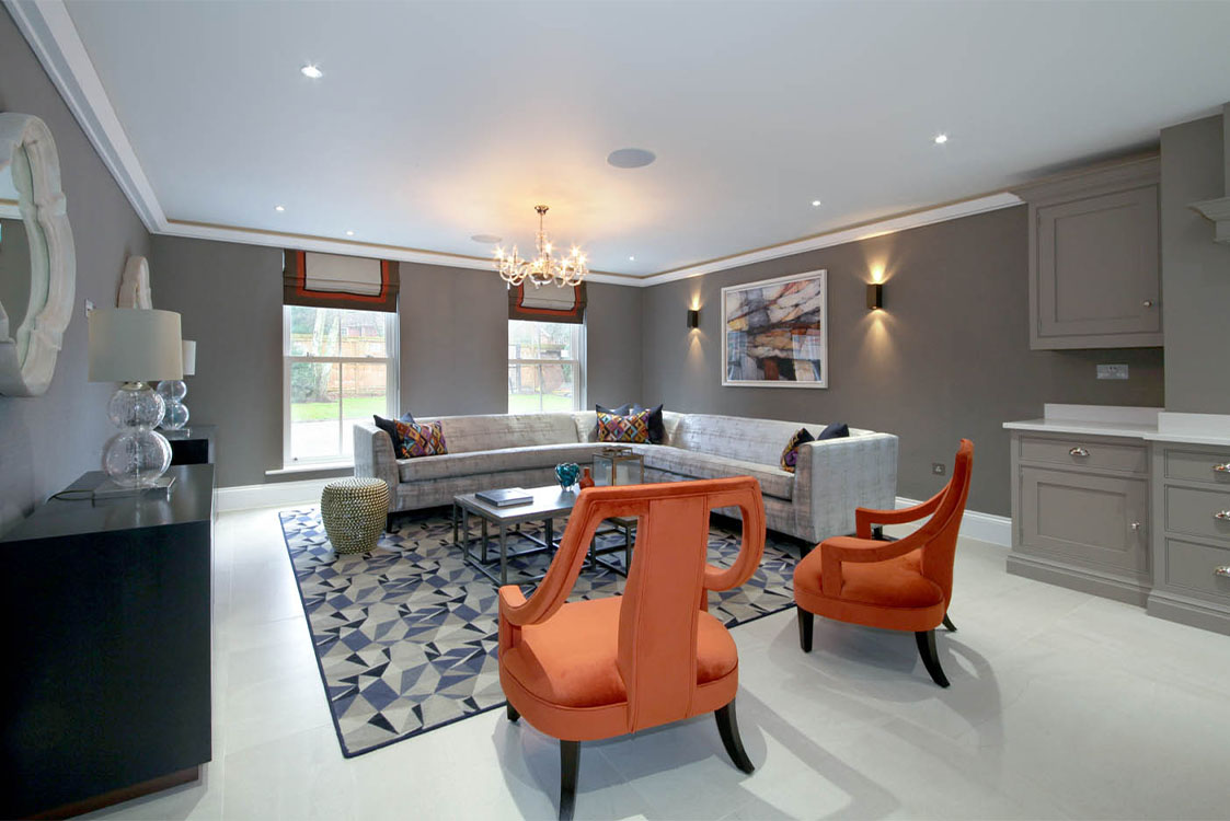 Queen Acre Family Room